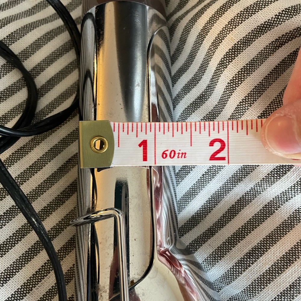 Curling Iron - Picture 3 of 3